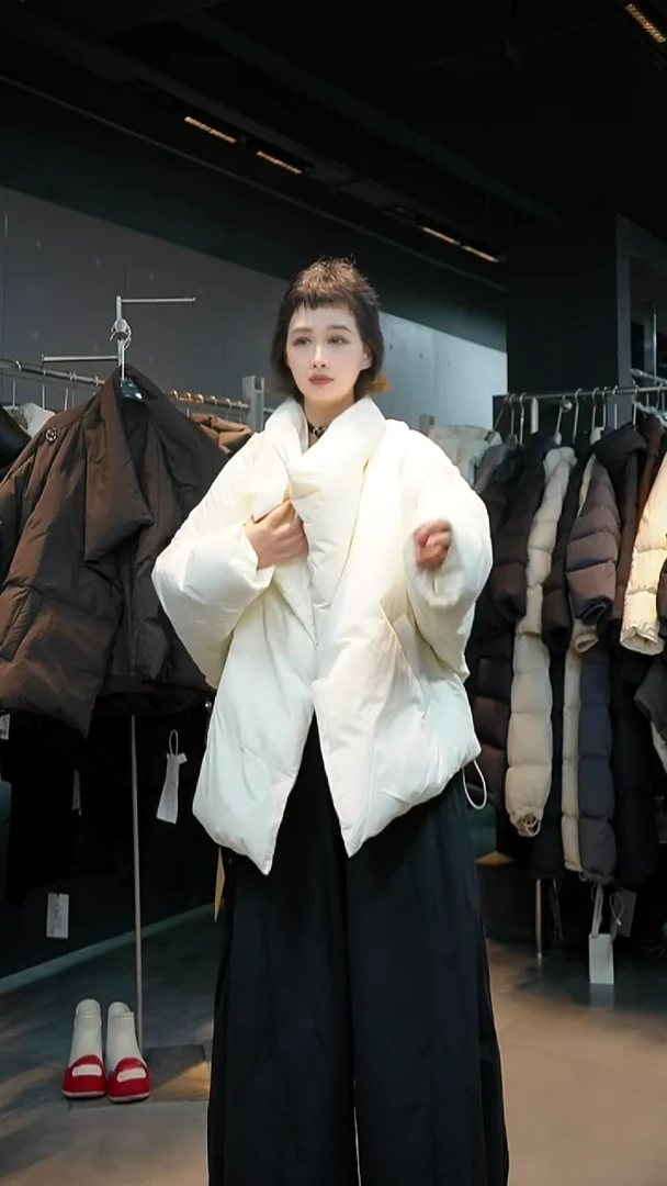 杏色羽绒外套杏色羽绒外套