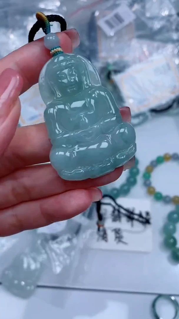 翡翠未镶嵌颈饰吊坠
