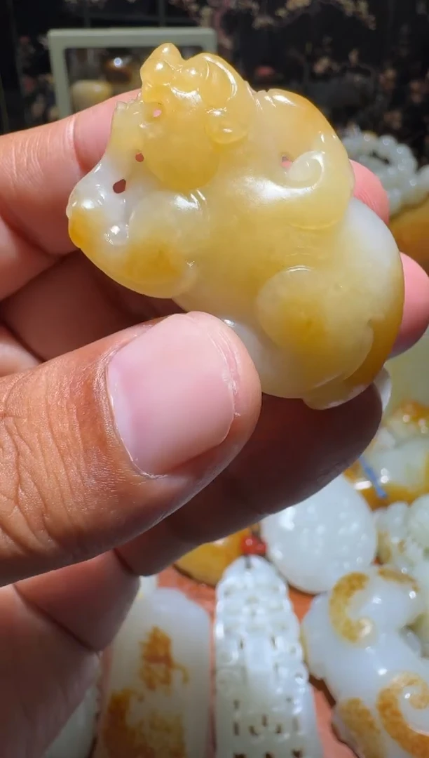 和田玉未镶嵌颈饰貔貅