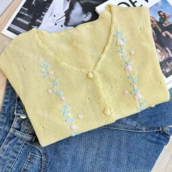 633法式重工镂空V领短袖针织衫女2025夏季新款时尚百搭气质上衣