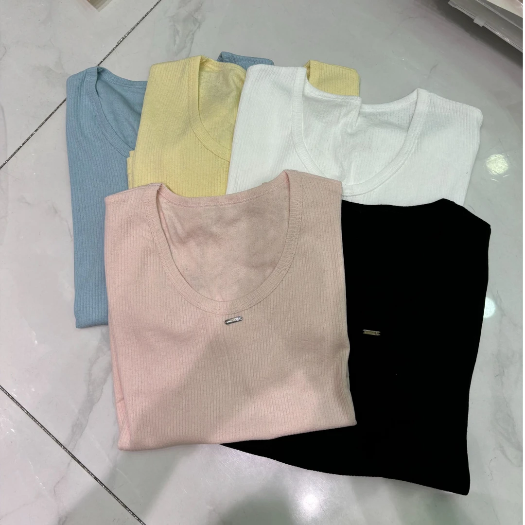 1113短袖修身型纯色常规款宽松型T恤休闲风U型领长亮片