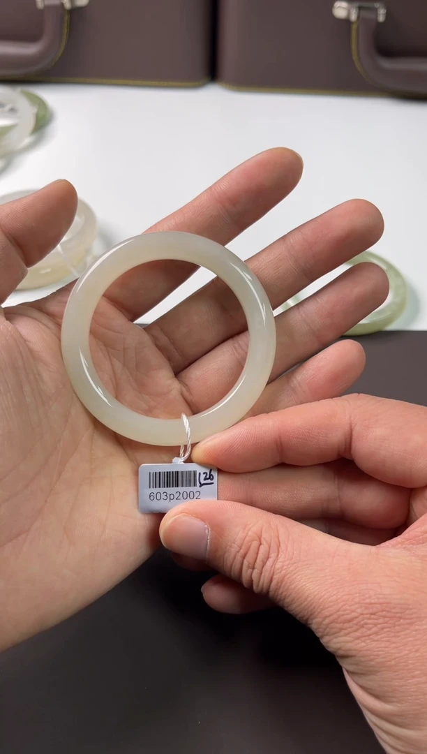 未镶嵌手镯和田玉旅**店多样性发货，拍一发一