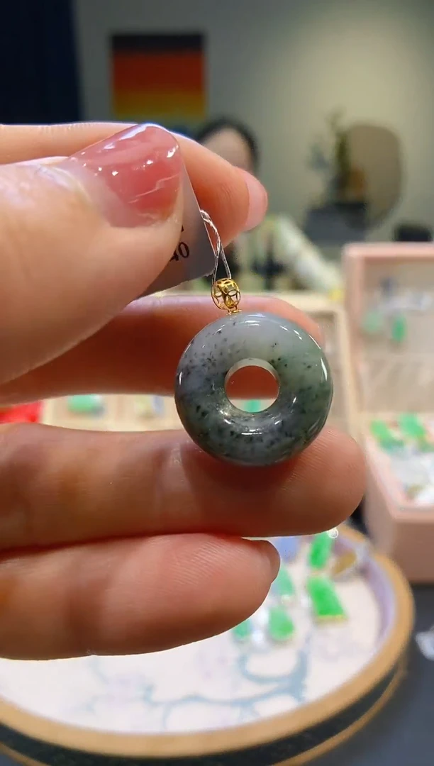 【闪购商品】翡翠吊坠(不含链)18K金镶嵌甜甜圈