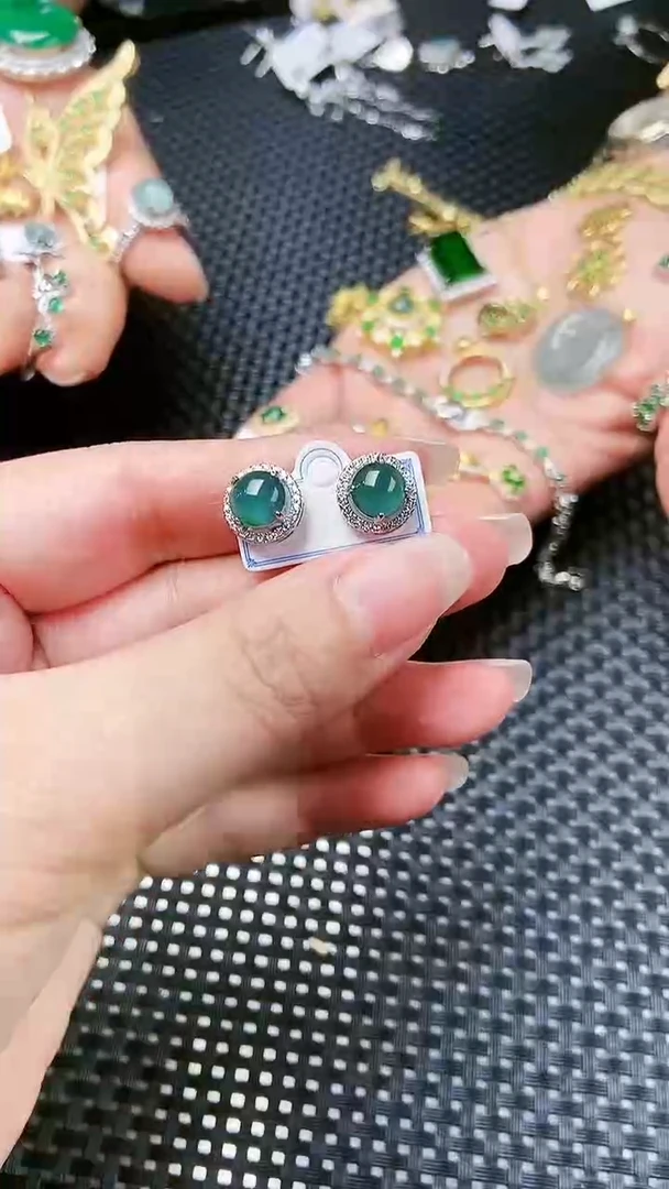 【闪购商品】翡翠耳饰未镶嵌1111111111