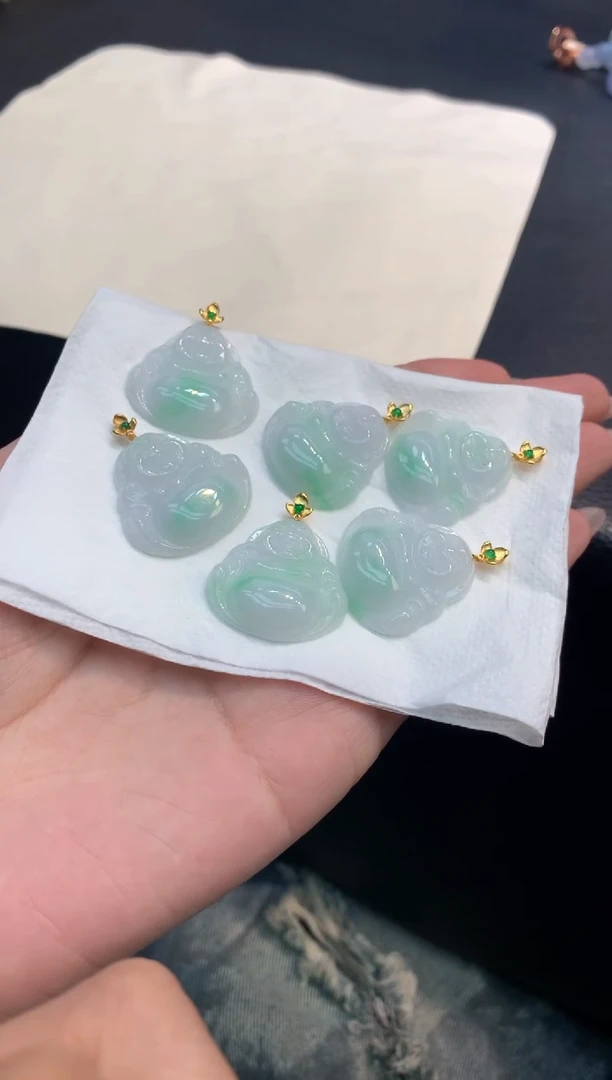 翡翠18K金镶嵌吊坠(不含链)多样性发一