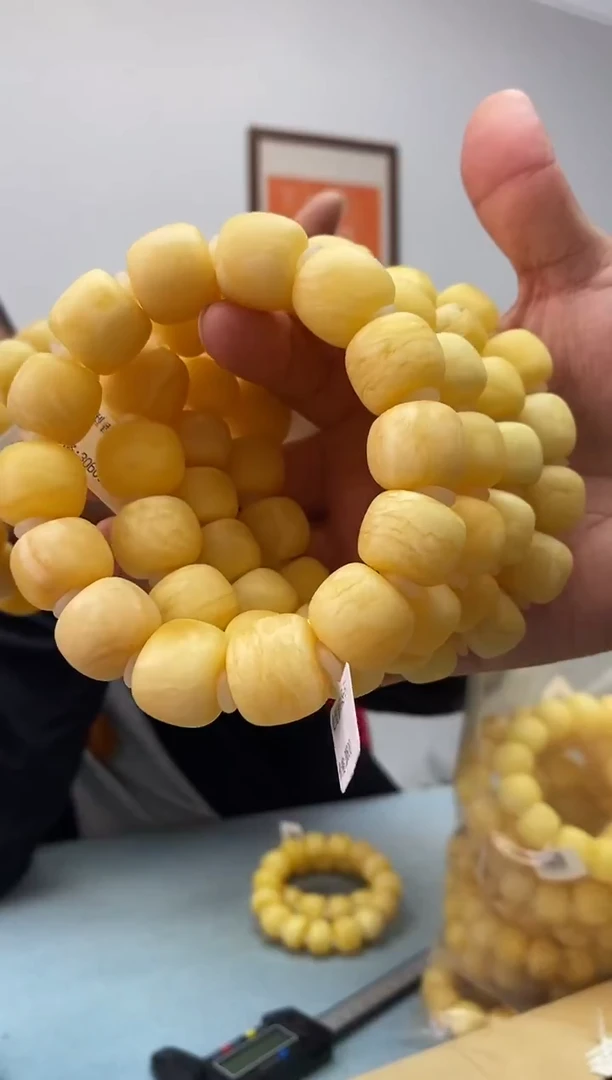 琥珀未镶嵌珠宝奇石假一罚十，永久原价包退多样性发一件049