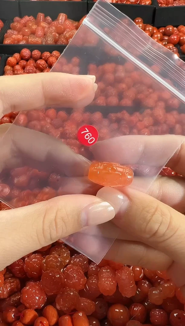 颈饰未镶嵌南红玛瑙1