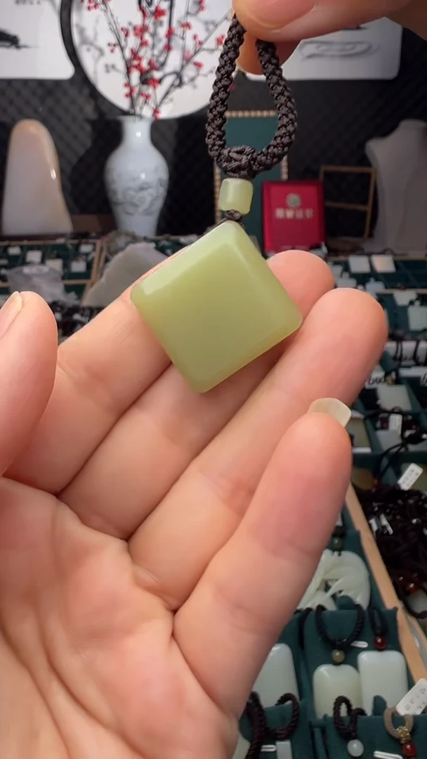 颈饰未镶嵌和田玉R