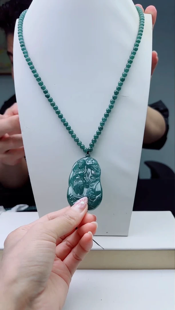 颈饰未镶嵌翡翠多样性发其一