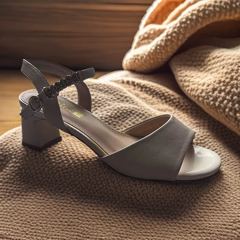 夏季时尚粗跟凉鞋左题0440