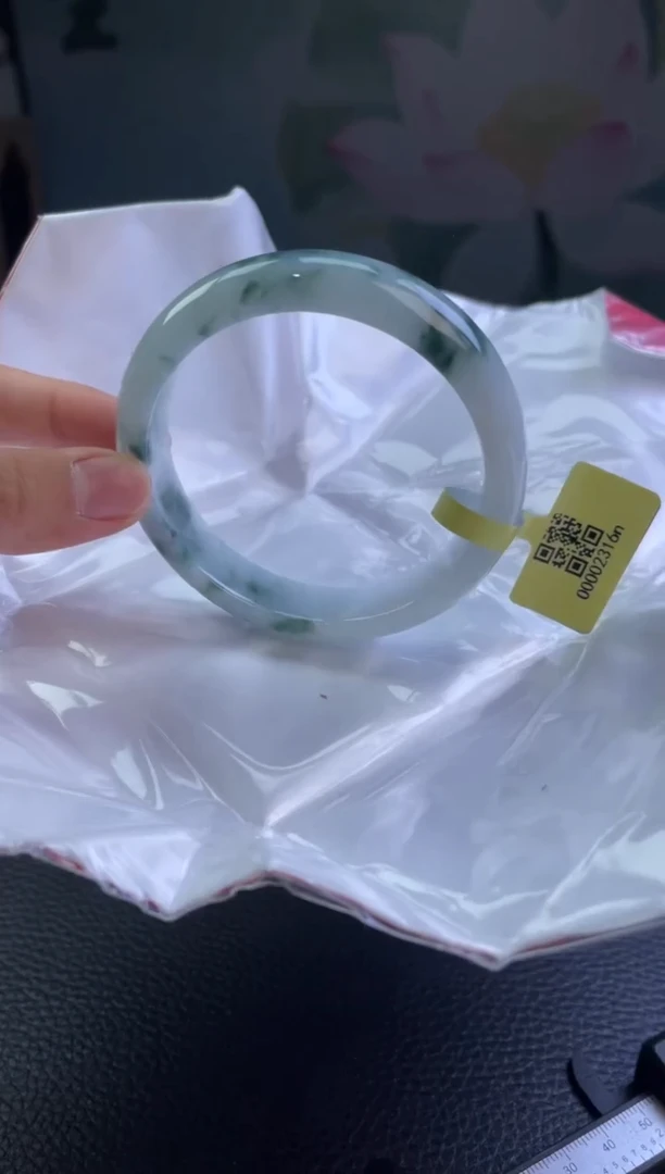 翡翠手镯未镶嵌2翡翠手镯