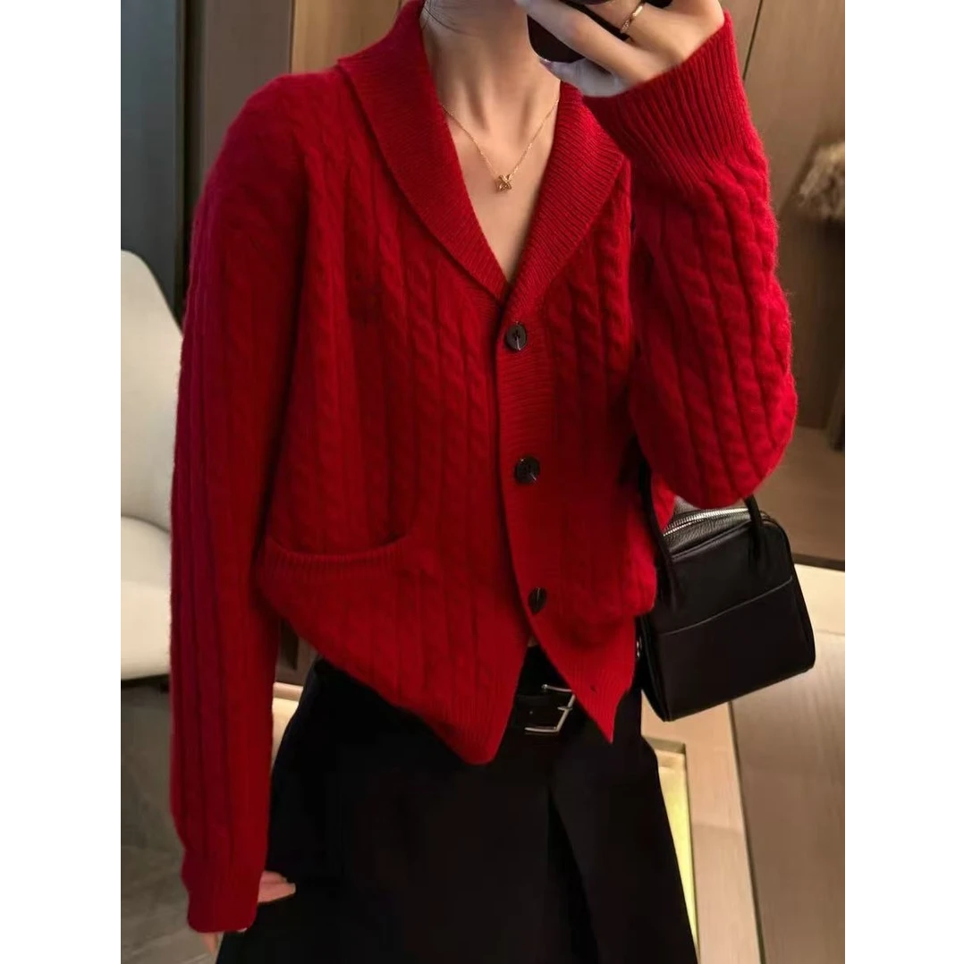 拉夏贝尔韩系复古绞花翻领毛针织衫女2025年洋气减龄百搭保暖毛衣