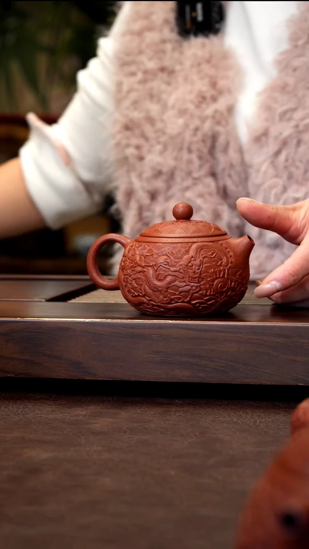 茶壶紫砂朱泥浮雕西施180cc左右