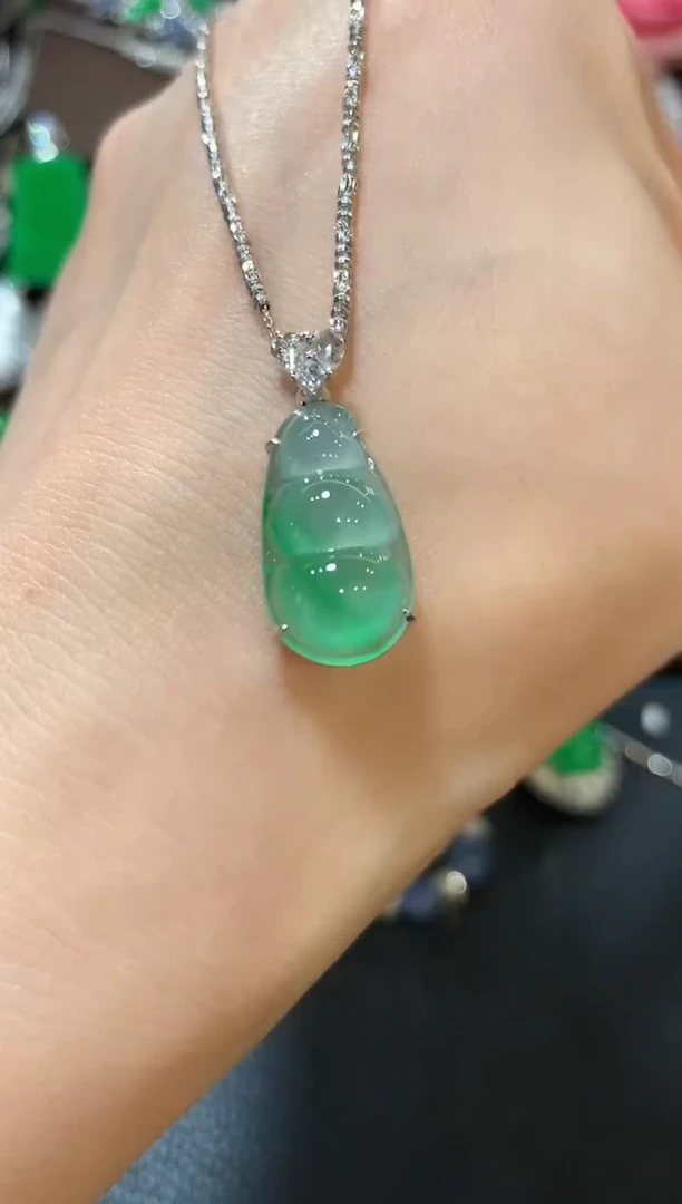 吊坠(不含链)18K金镶嵌翡翠m90