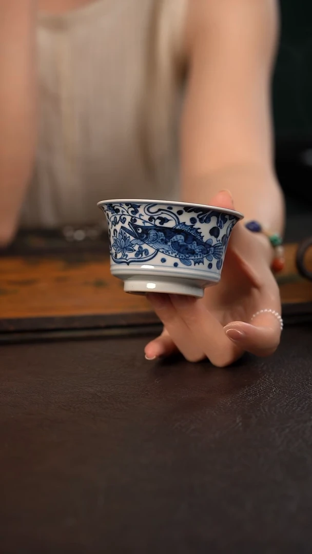 赏君慕元如意鱼藻马蹄杯