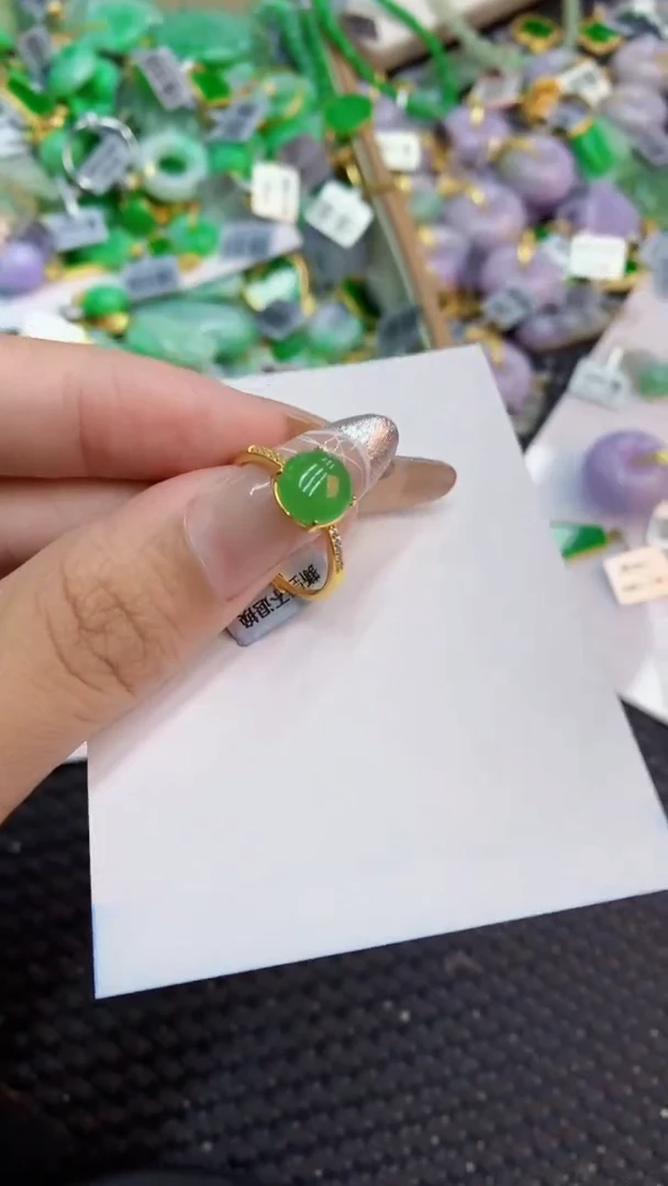 颈饰未镶嵌翡翠1