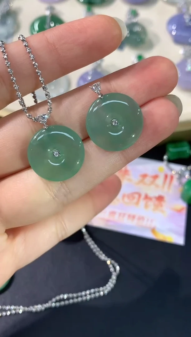 吊坠(不含链)18K金镶嵌翡翠A423|多样性发其一|2980