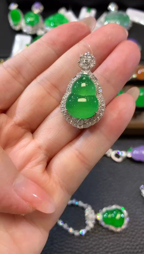 吊坠(不含链)18K金镶嵌翡翠D5