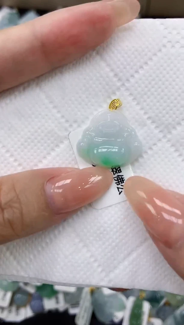颈饰18K金镶嵌翡翠11111111111