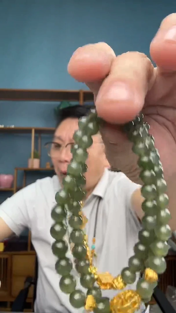 颈饰未镶嵌和田玉（有瑕介意勿拍）