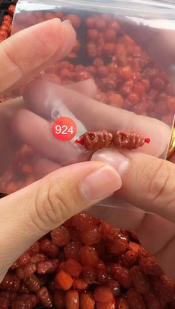 颈饰未镶嵌南红玛瑙1