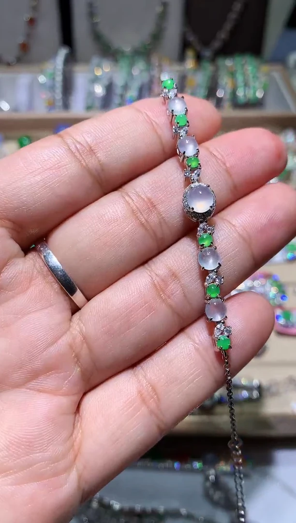 翡翠未镶嵌耳饰手链