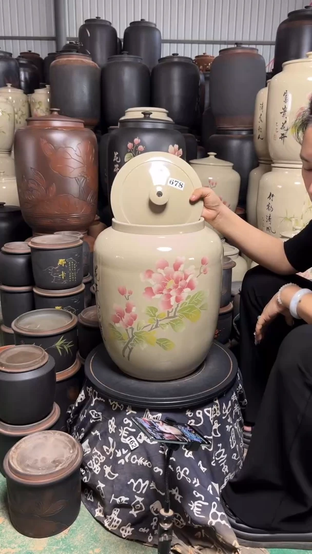 罐瑕疵 水缸 20升  678  白泥