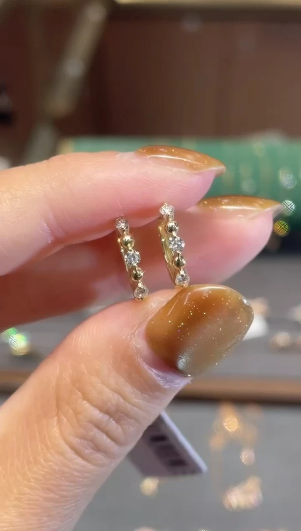 【闪购商品】钻石耳饰18K金镶嵌X豆蔻年华钻石耳包