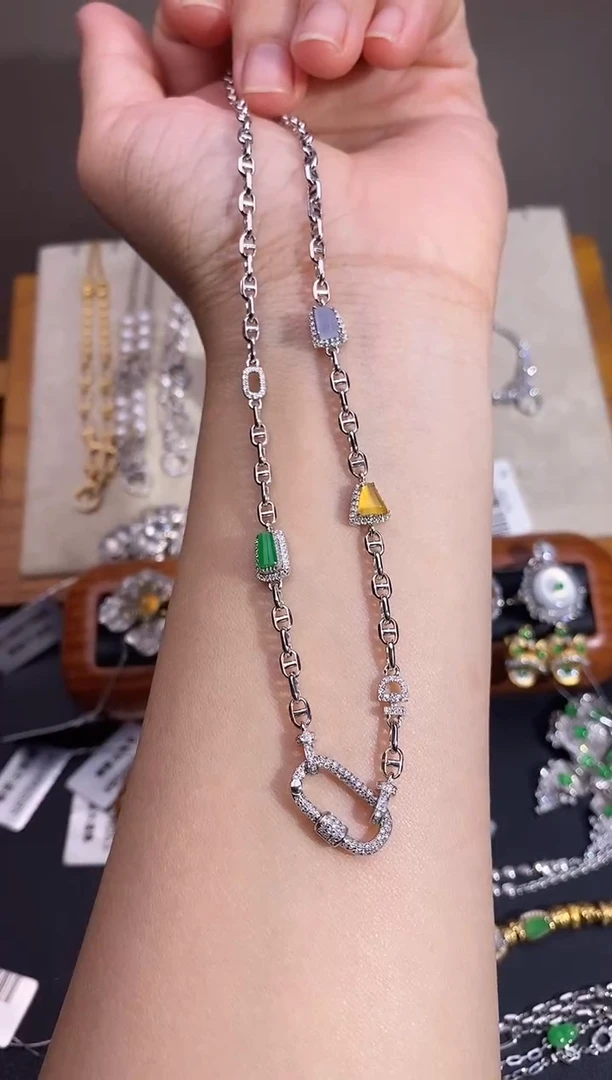 翡翠18K金镶嵌项链项链