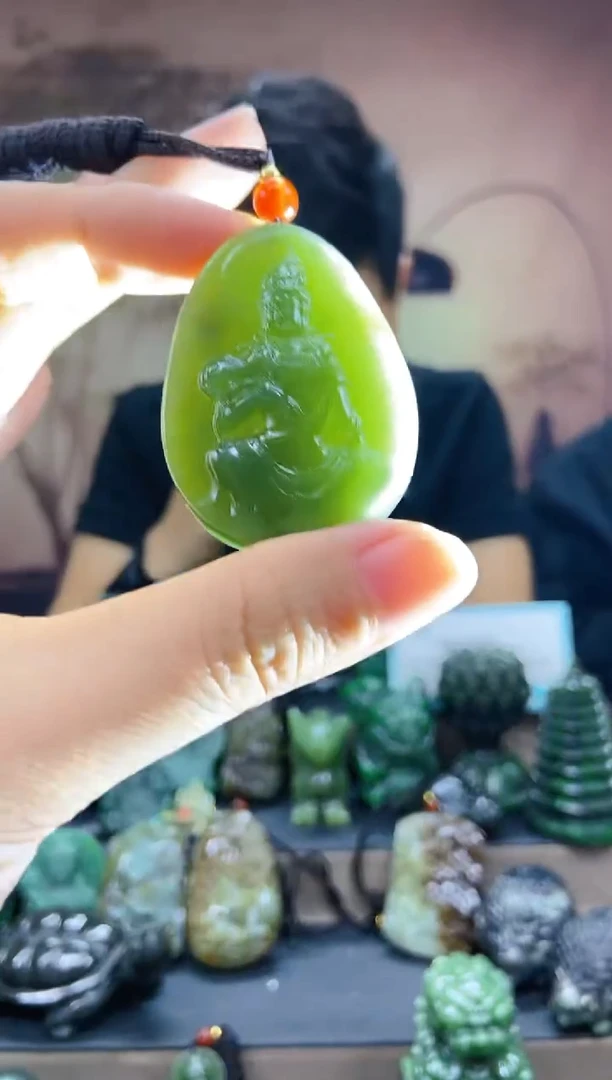 颈饰未镶嵌和田玉1