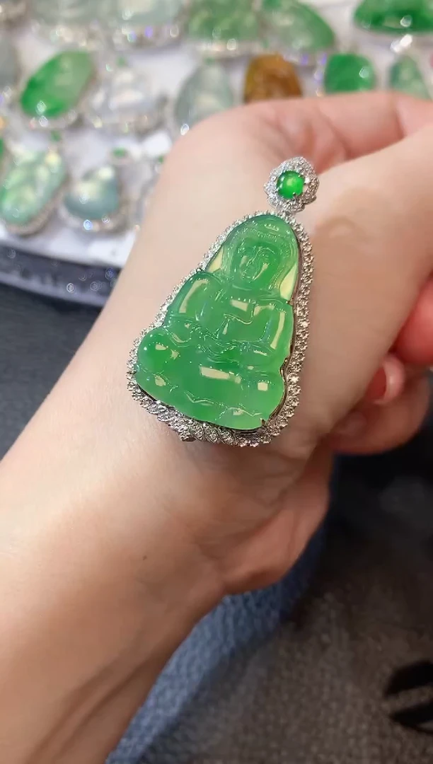 【闪购商品】翡翠吊坠(不含链)18K金镶嵌A105 
