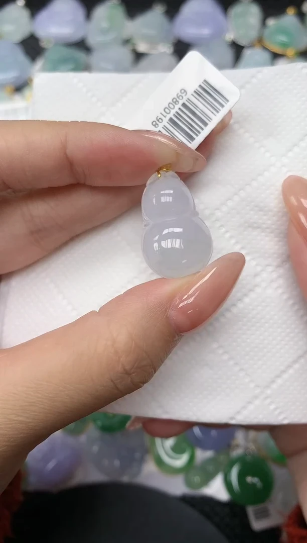 颈饰18K金镶嵌翡翠1111111111