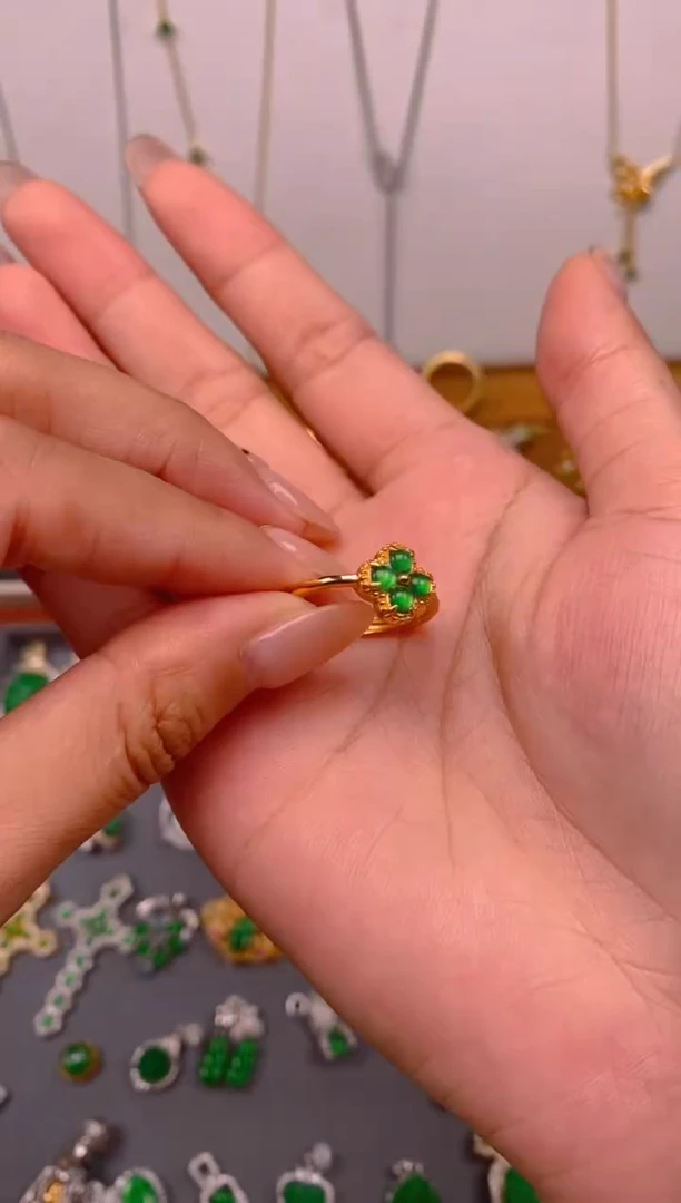 银S925镶嵌戒指翡翠四叶草戒指