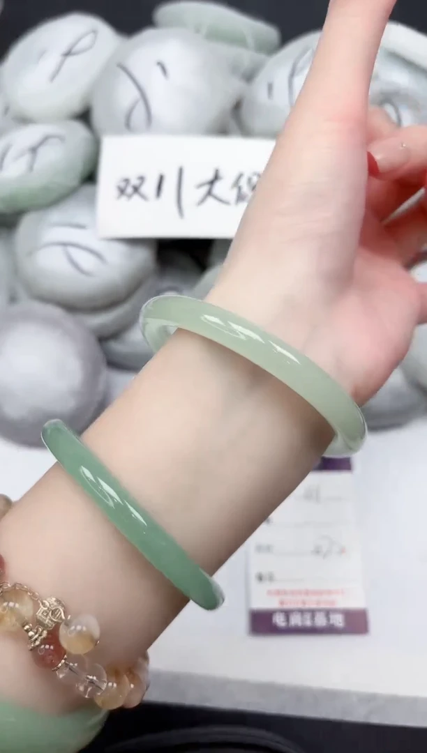 未镶嵌手镯石英质玉161-57.2