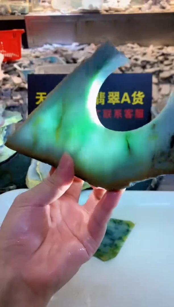 翡翠挂件未镶嵌0朱0翡翠珠宝776