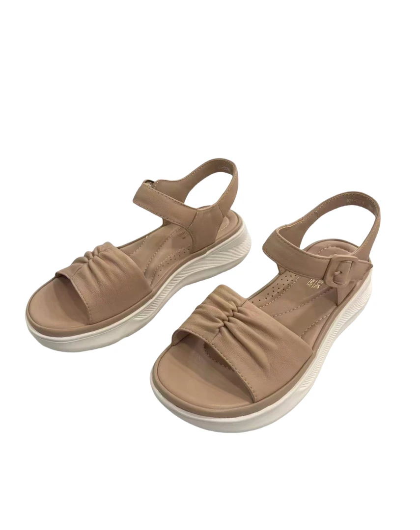 5578(5672)  透气  气质  甜美  百搭  时尚  凉鞋