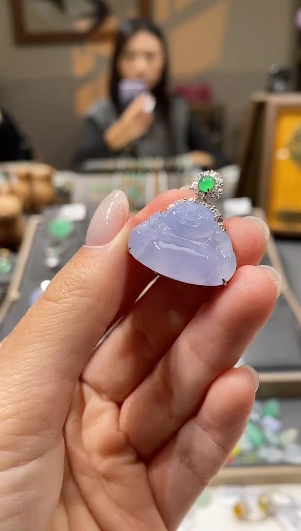 颈饰18K金镶嵌翡翠佛公