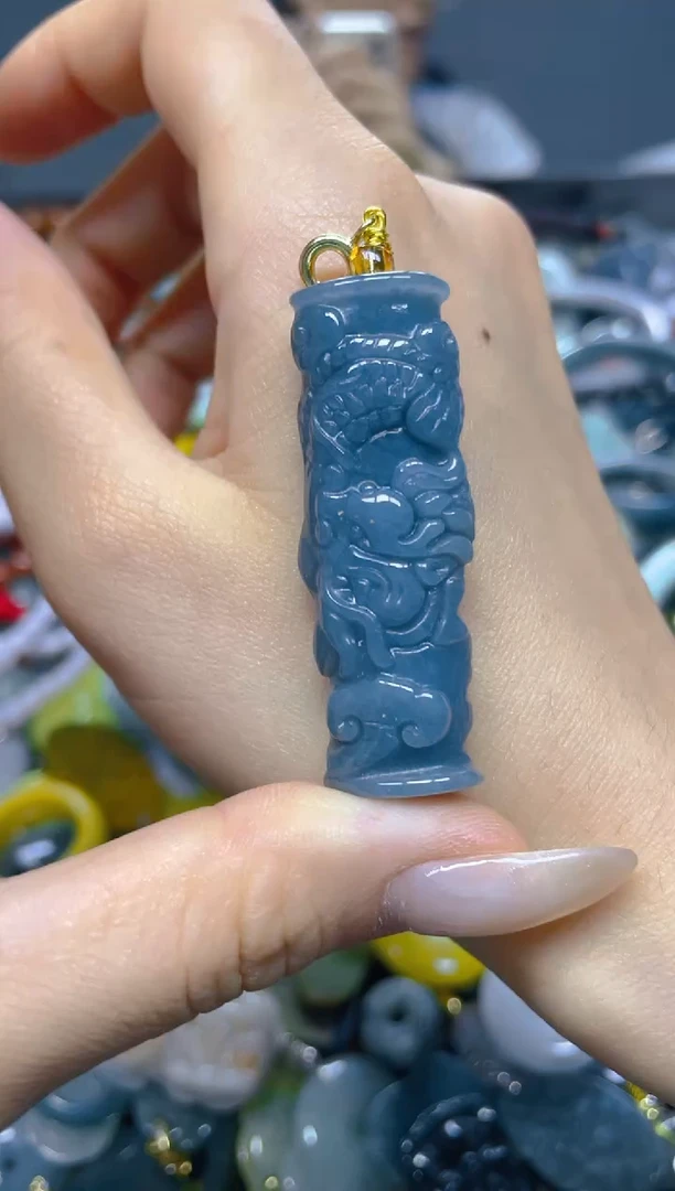 颈饰未镶嵌翡翠/ Q /翡翠A货，一件也是批发价