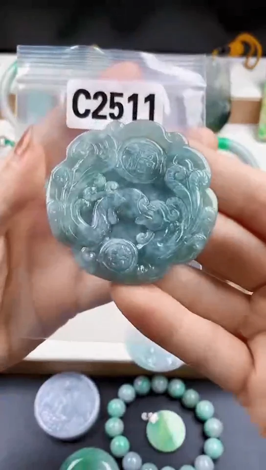 颈饰未镶嵌翡翠天然翡翠吊坠挂件