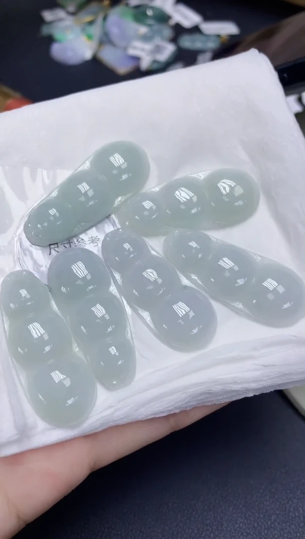 翡翠未镶嵌颈饰天然缅甸翡翠A货多样性发其一