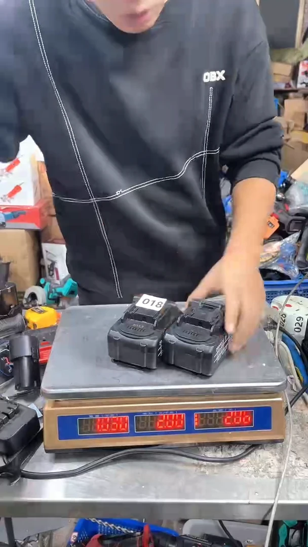 牧田10节*2 二手废电池坏的不能用！没有运费险018