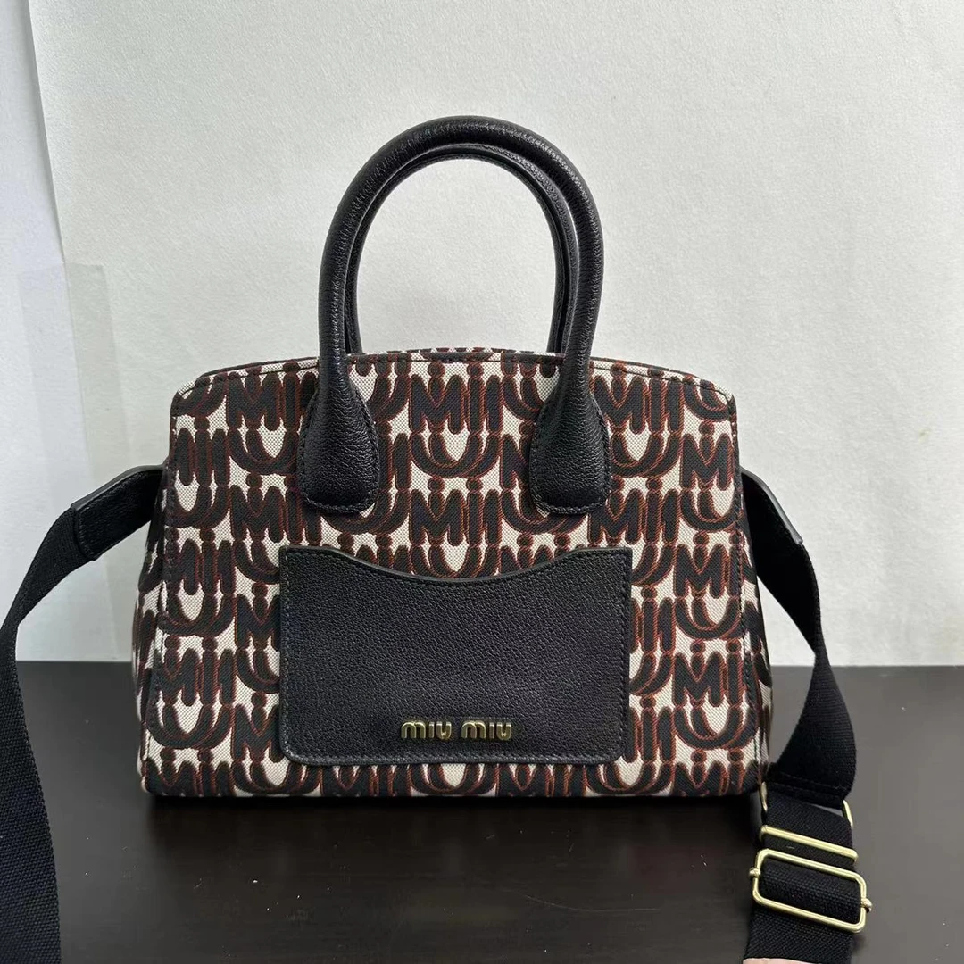 95新 MIU MIU/缪缪 A496/miu miu托特包