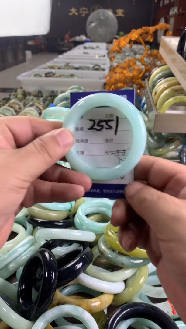 蛇纹石玉未镶嵌手镯2551
