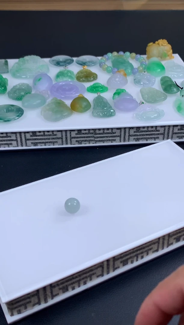 【闪购商品】翡翠挂件未镶嵌翡翠