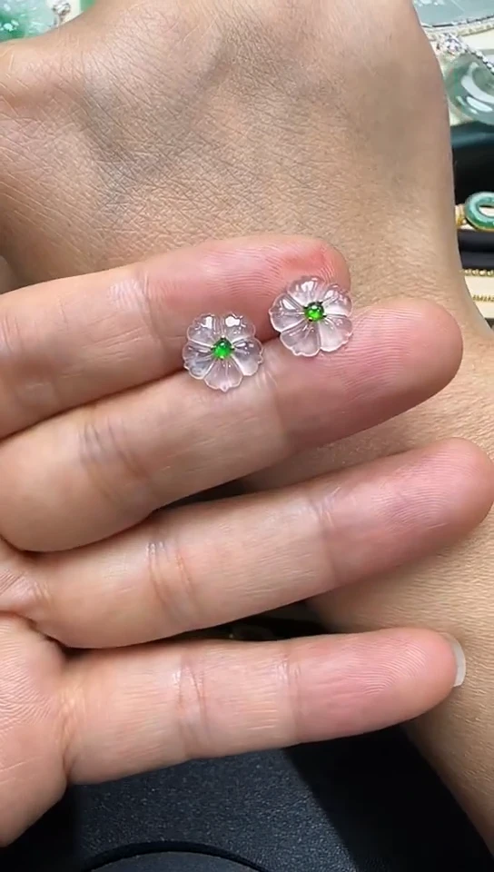 18K金镶嵌翡翠耳钉耳钉