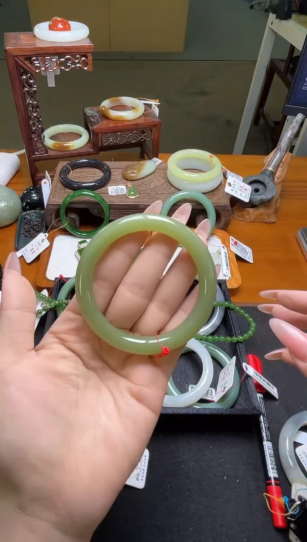 未镶嵌手镯和田玉若羌黄口 56圈