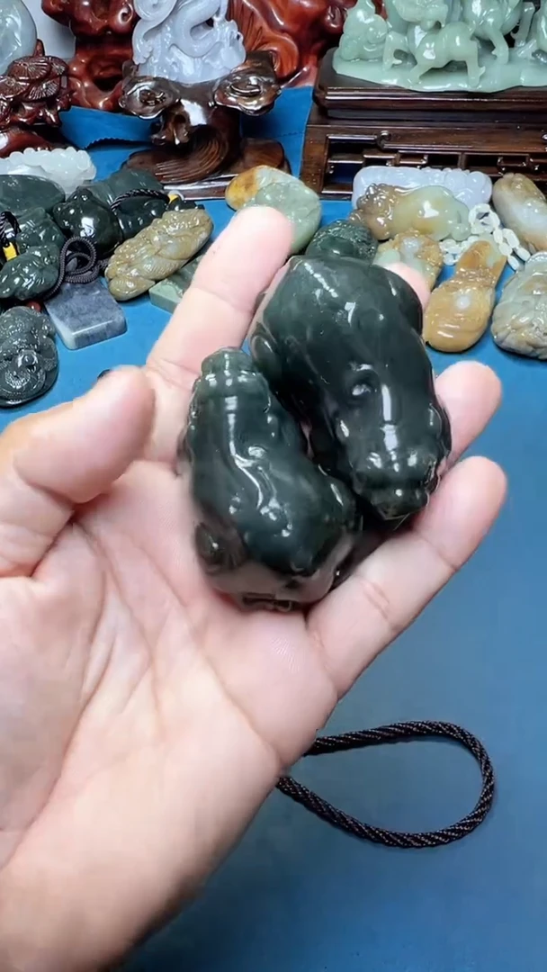 未镶嵌和田玉把件2
