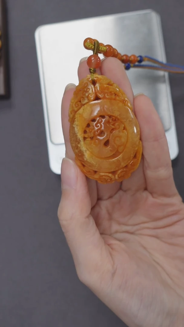 未镶嵌颈饰琥珀蜜蜡龙凤呈祥吊坠