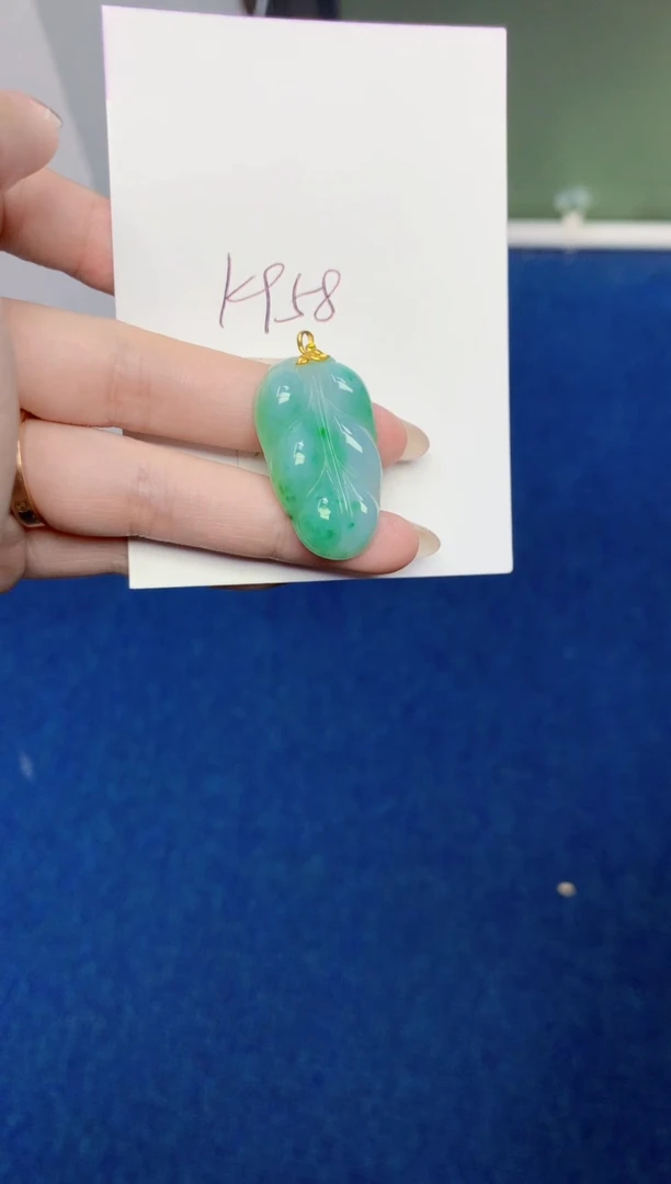 翡翠18K金镶嵌颈饰111111111