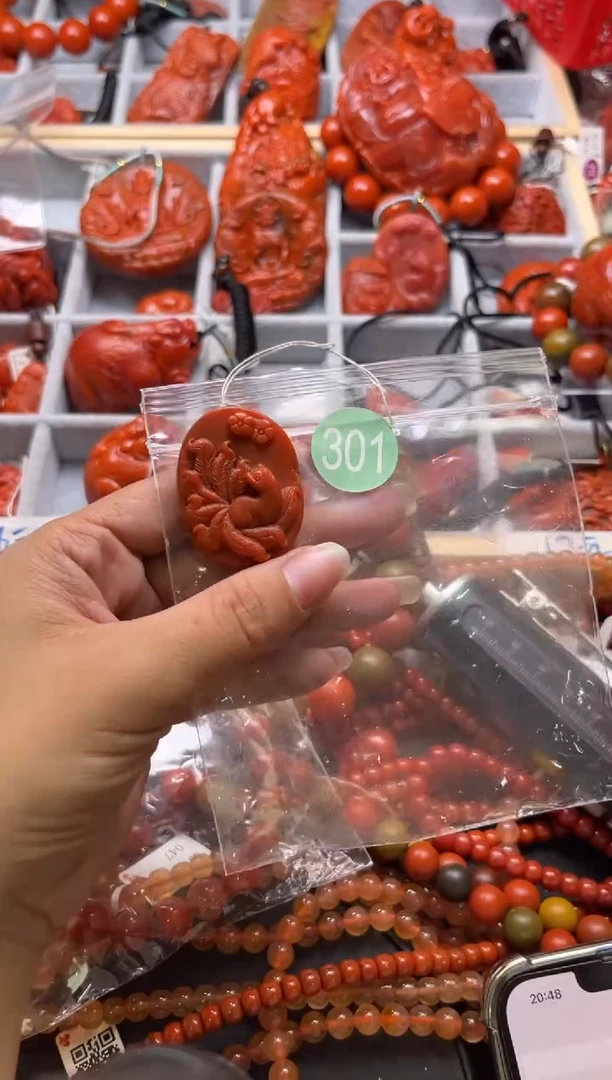 南红玛瑙未镶嵌珠宝奇石301